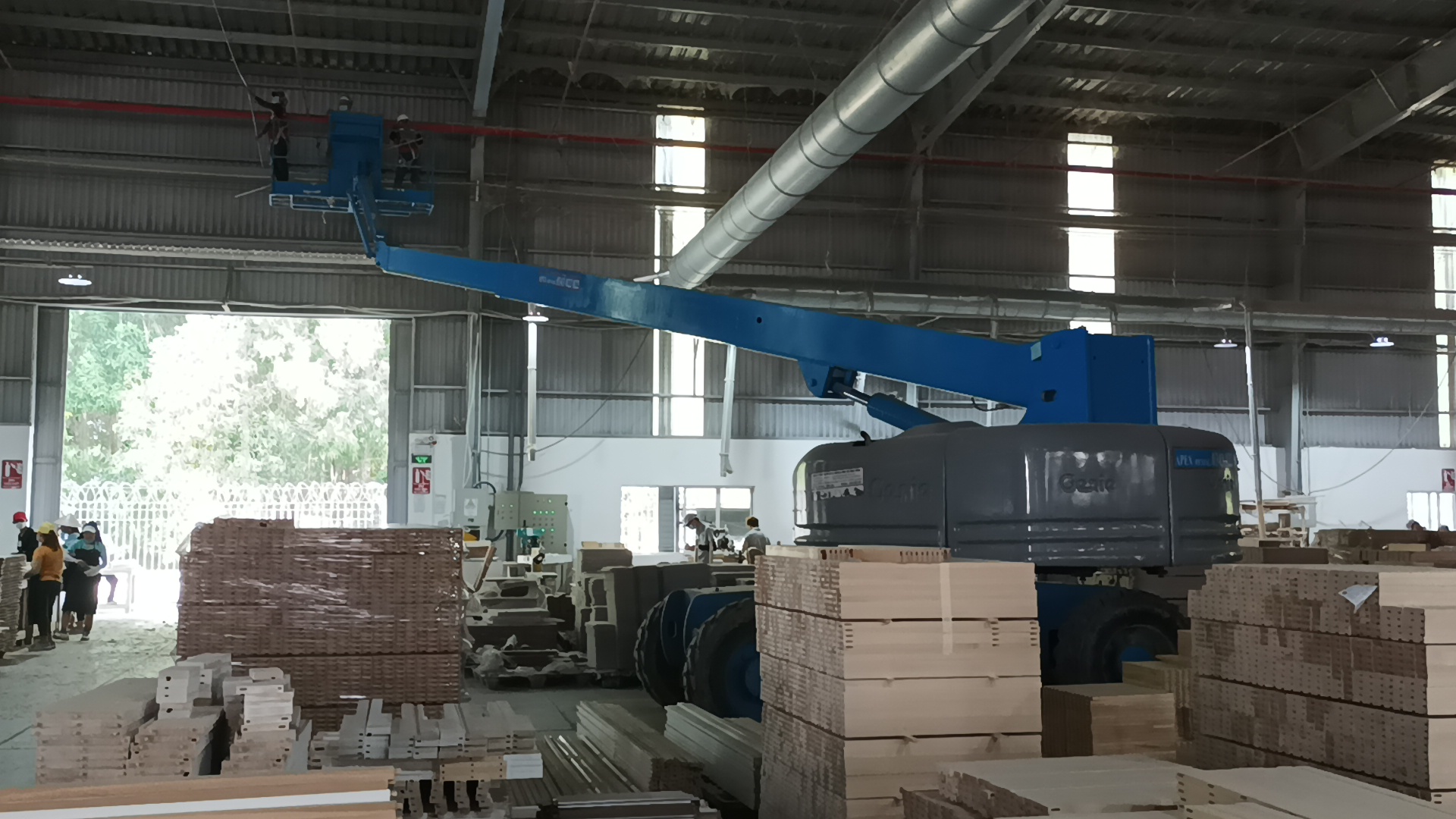 Dịch vụ vệ sinh quét mạng nhện nhà xưởng tại Bình Dương Dịch vụ vệ sinh quét mạng nhện nhà xưởng tại Bình Dương