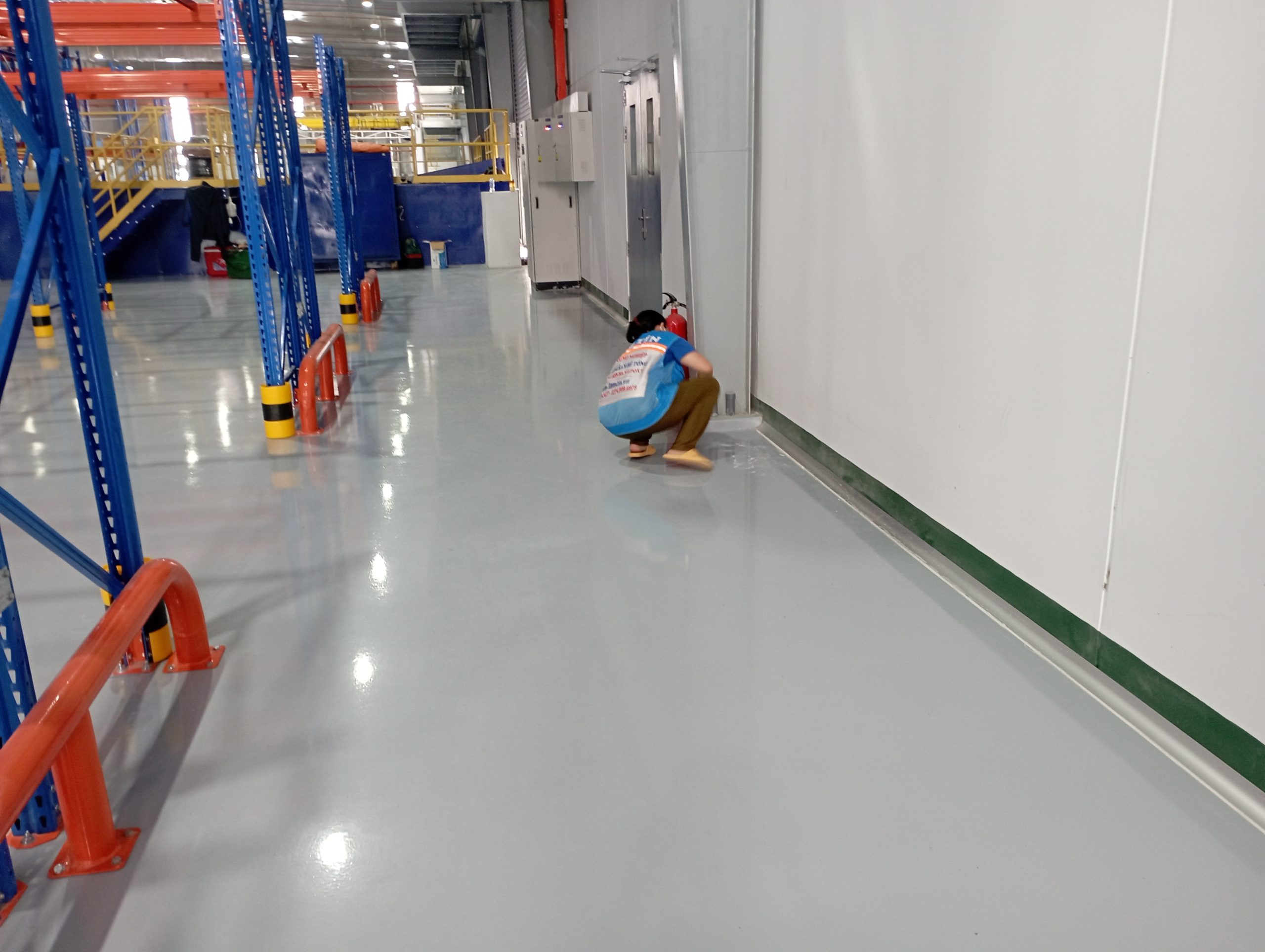 Dịch vụ vệ sinh công nghiệp an toàn 